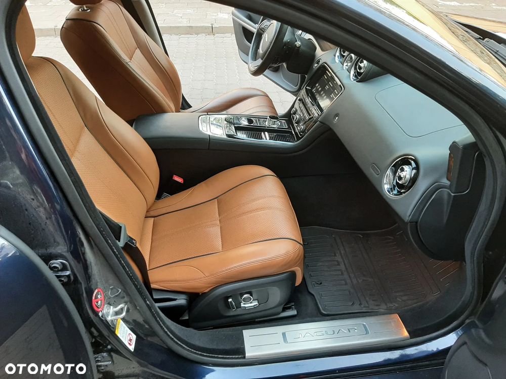 Jaguar XJ 3.0 V6 Kompressor AWD R-Sport - 17