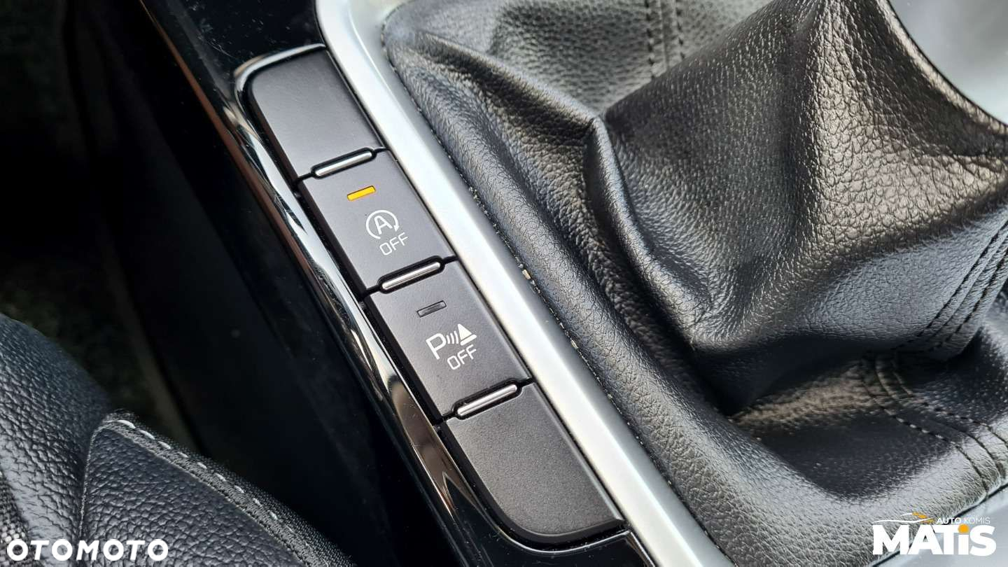Kia Ceed - 32