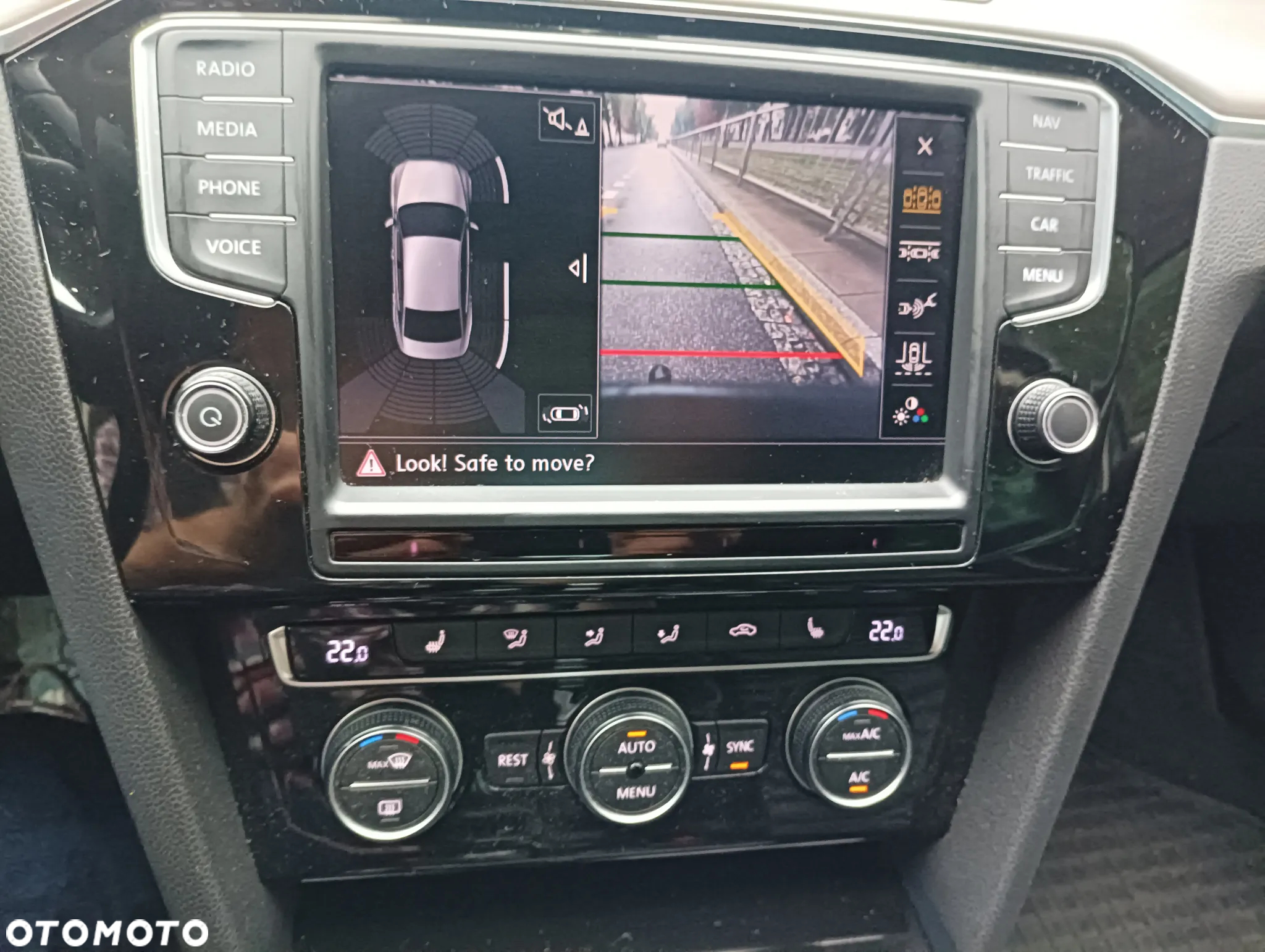 Volkswagen Passat - 11