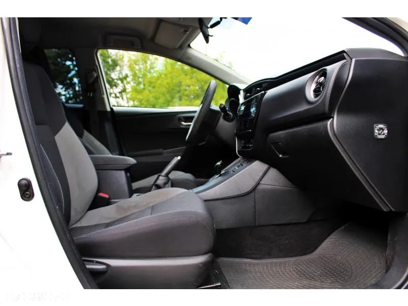Toyota Auris Hybrid 135 Active - 12