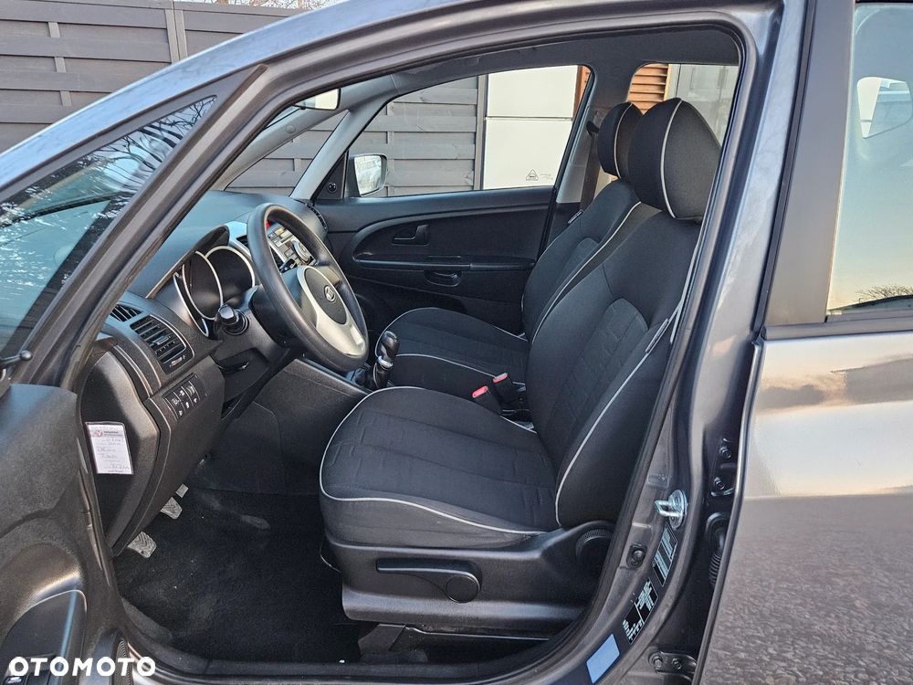 Kia Venga 1.4 CVVT Vision - 9