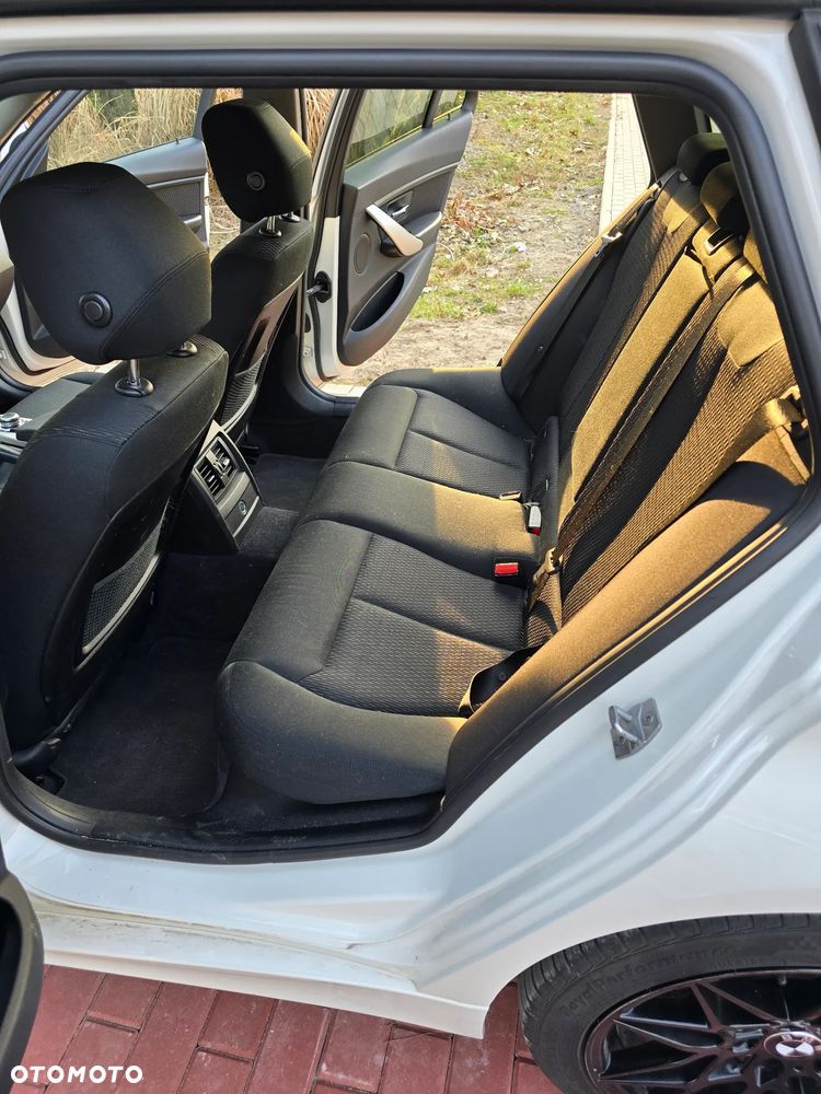 BMW Seria 3 320d Sport Line - 24