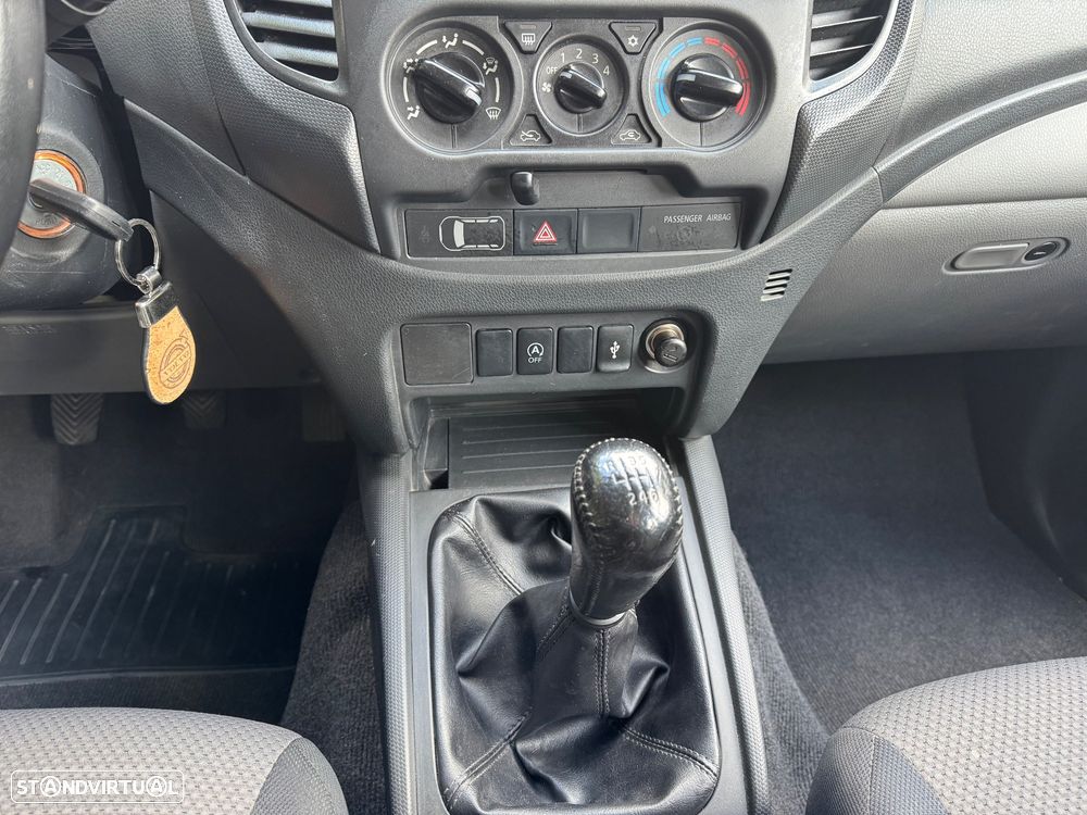 Mitsubishi L200 2.4 DI-D CD Invite 2WD - 14