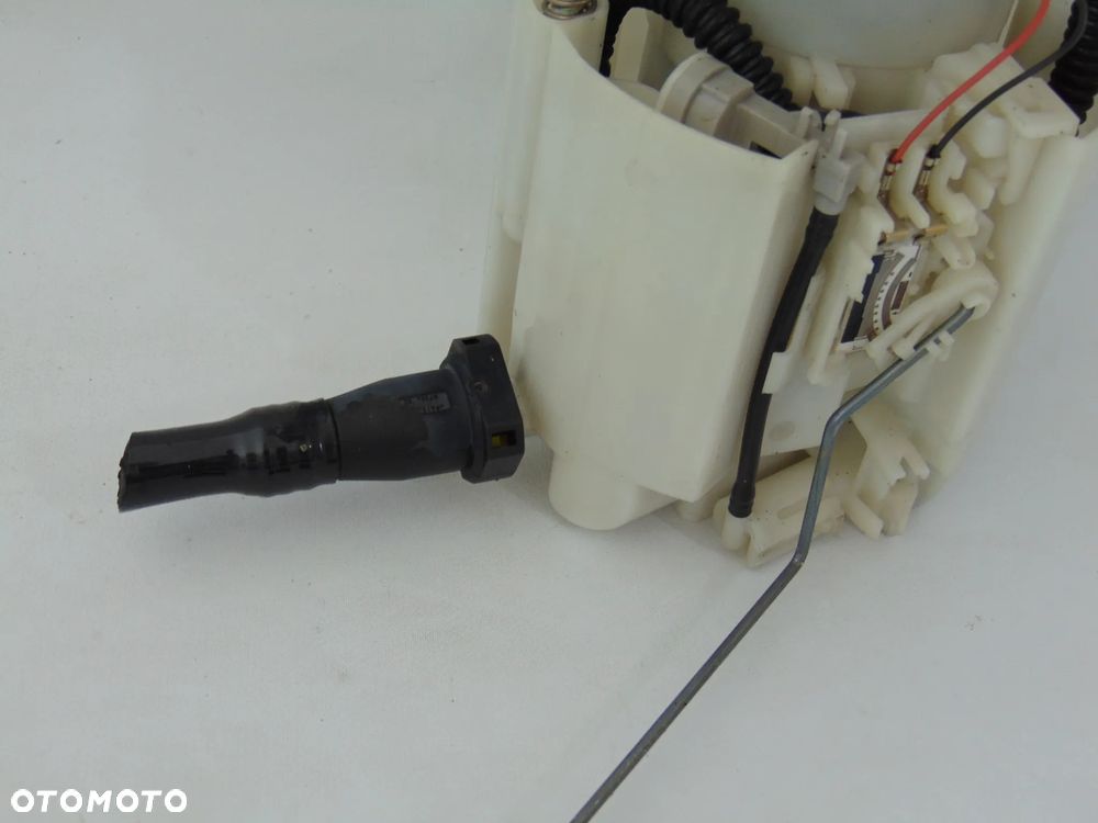 Pompa paliwa 05105075AC Jeep Patriot Compas Dodge Caiber 2.0 2.4 - 8