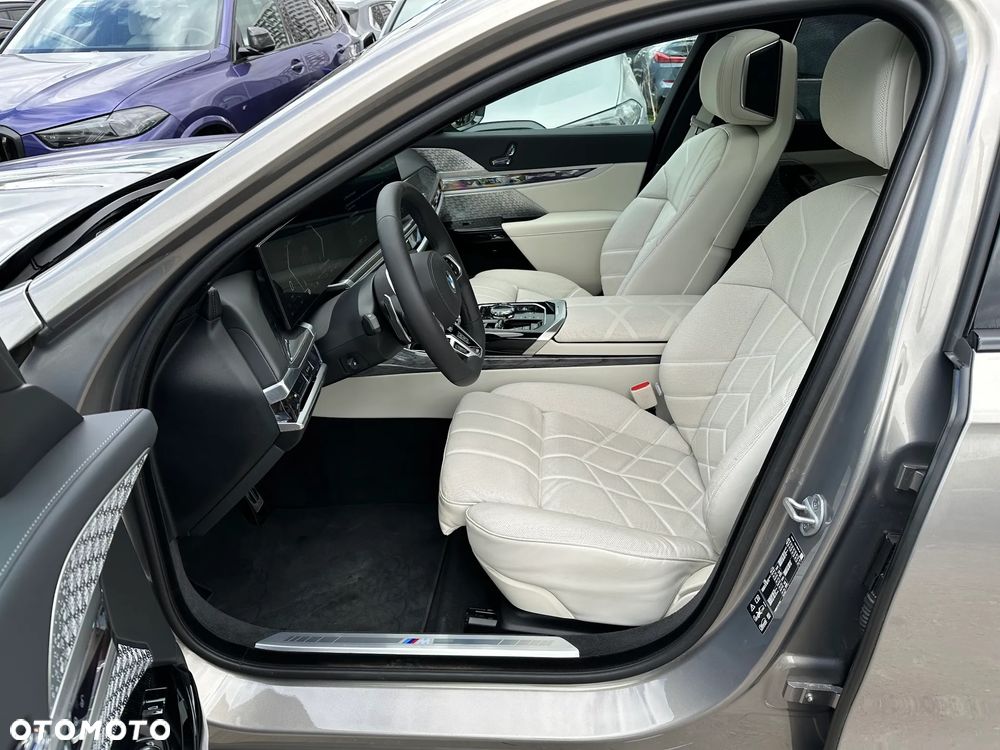 BMW Seria 7 740d xDrive mHEV M Sport sport - 7