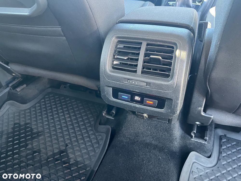 Volkswagen Touran 1.5 TSI EVO Comfortline - 10