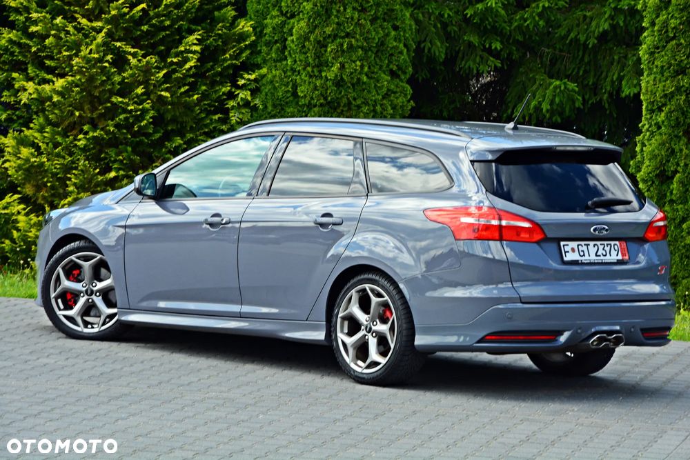 Ford Focus 2.0 TDCi ST - 17