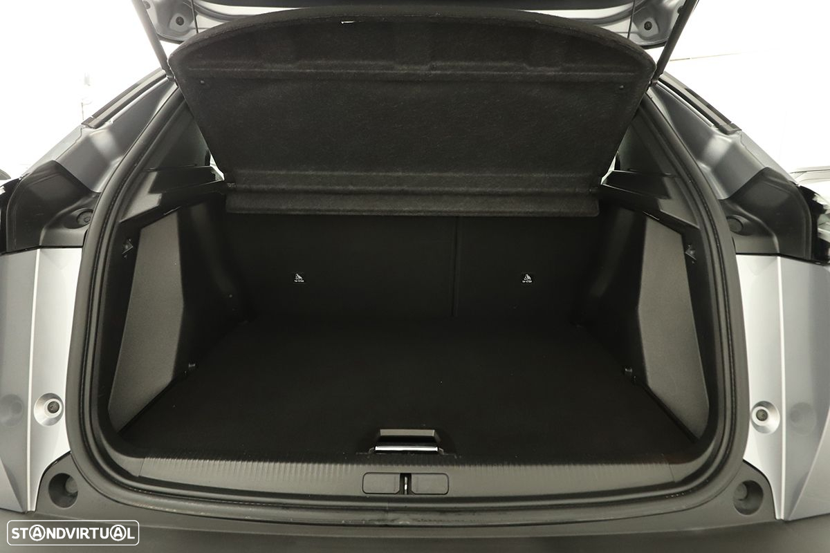 Peugeot 2008 1.2 PureTech Allure - 23