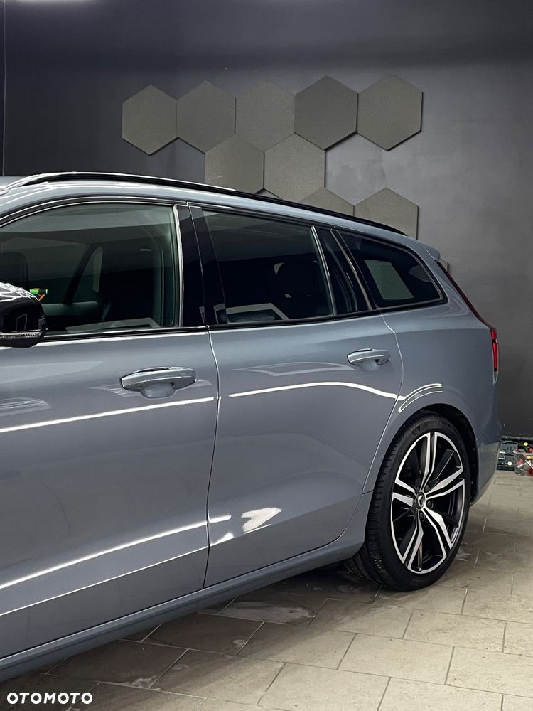 Volvo V60 B3 B R-Design - 4