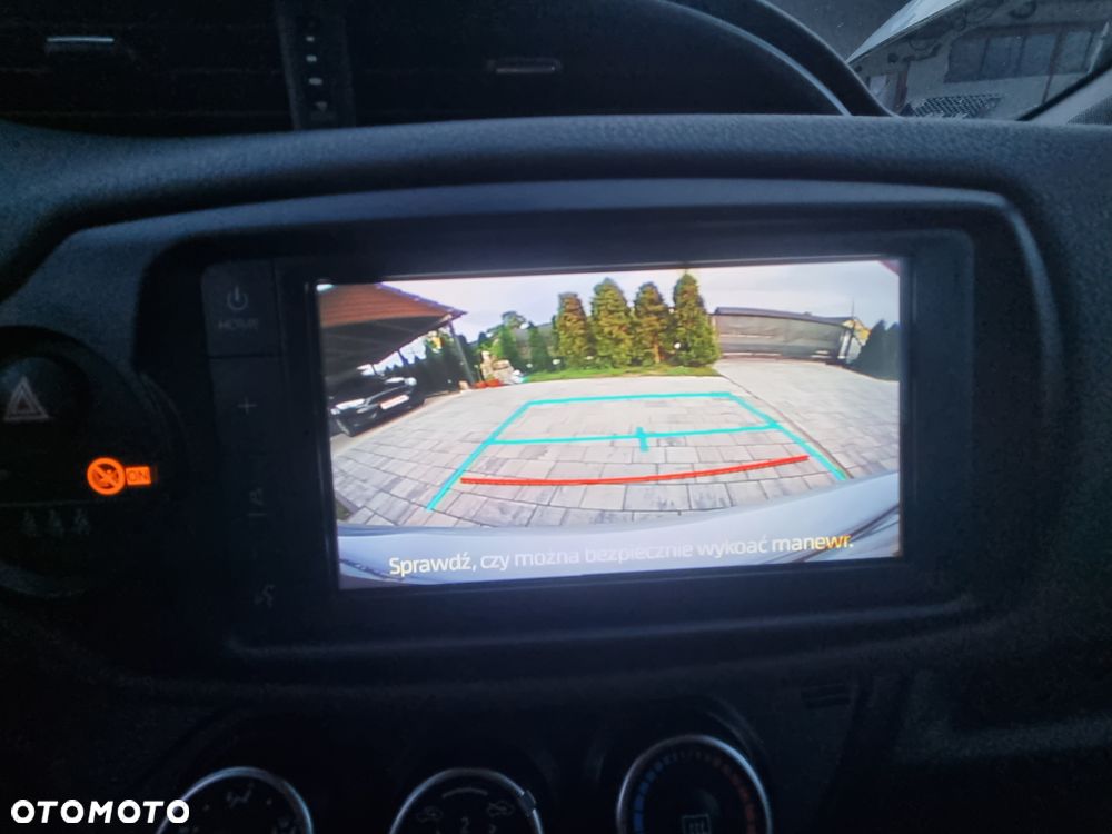 Toyota Yaris 1.5 Premium - 8