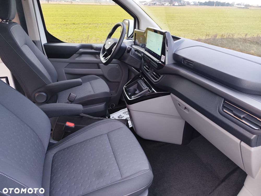 Ford Tourneo Custom 320 L2H1 VA Autm Titanium - 19