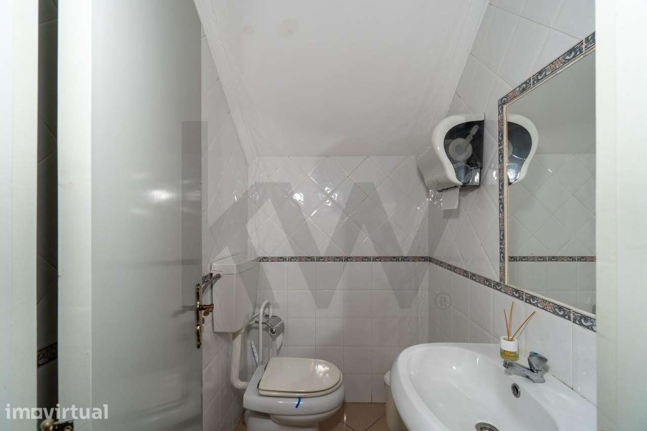 Espaço Comercial com Grande Potencial Junto à Zona Pombalina - Grande imagem: 5/11