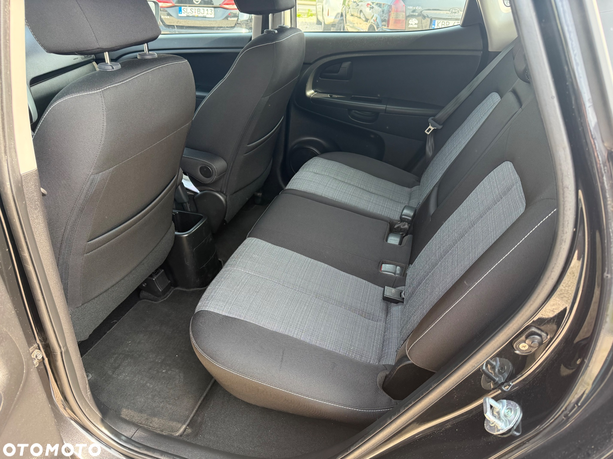 Kia Venga 1.4 CVVT Edition 7 - 8