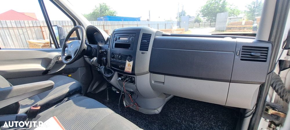 Mercedes-Benz Sprinter - 15