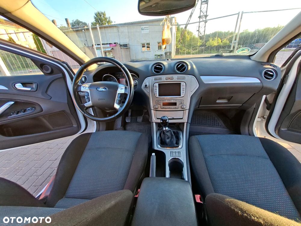 Ford Mondeo 2.0 TDCi Ghia - 12