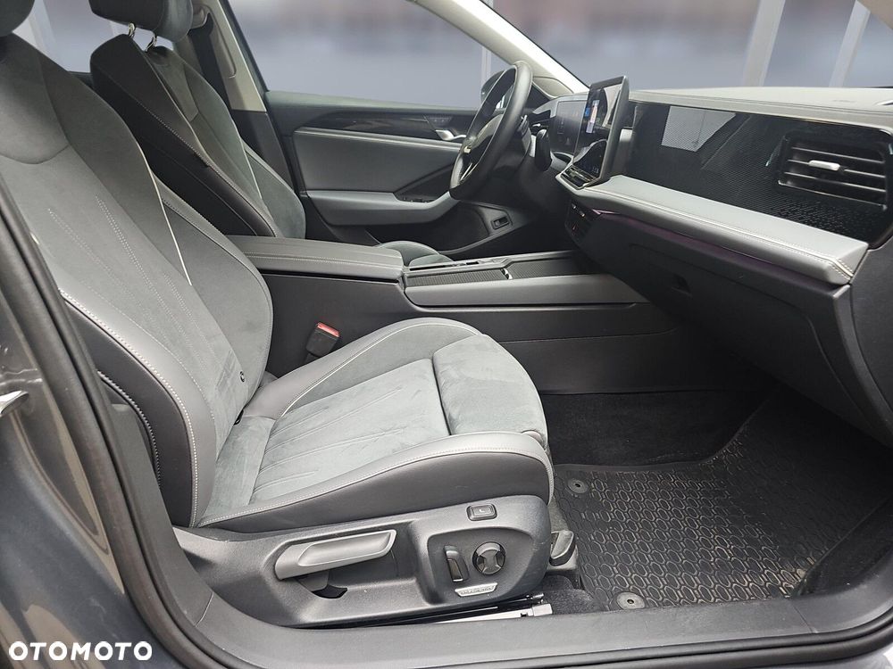Volkswagen Passat - 11