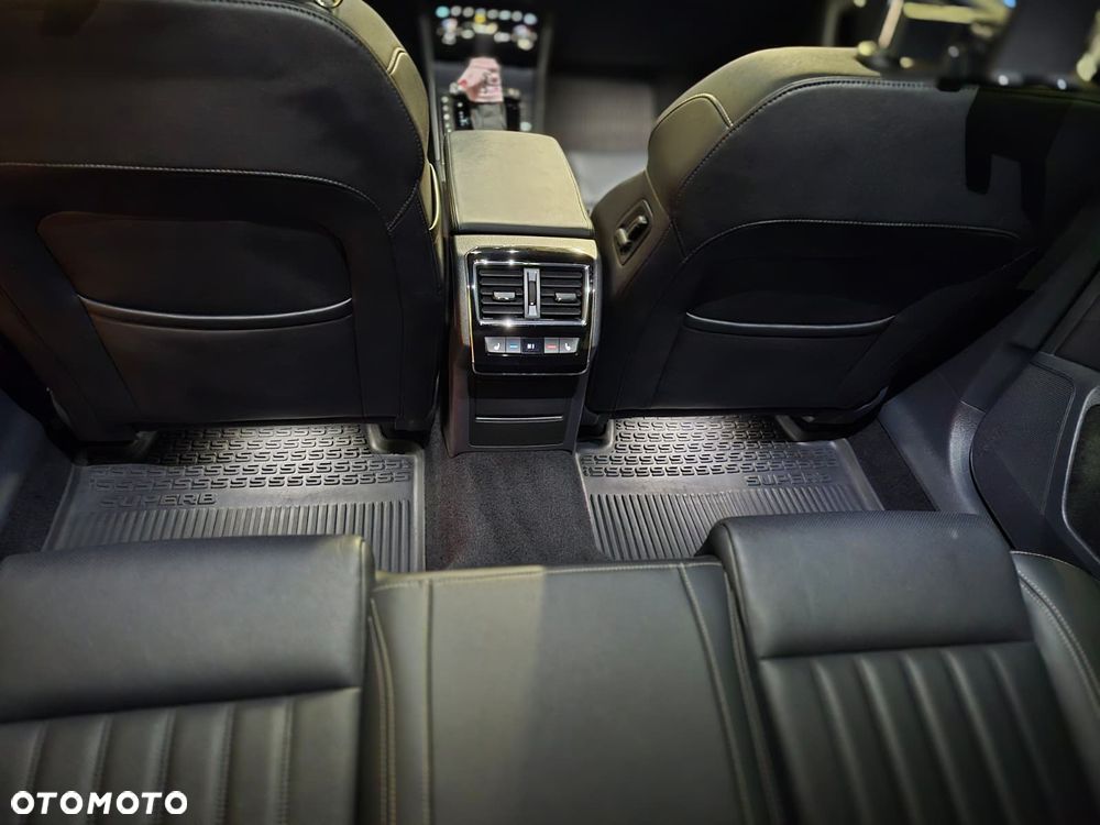 Skoda Superb 2.0 TDI SCR Style DSG - 35