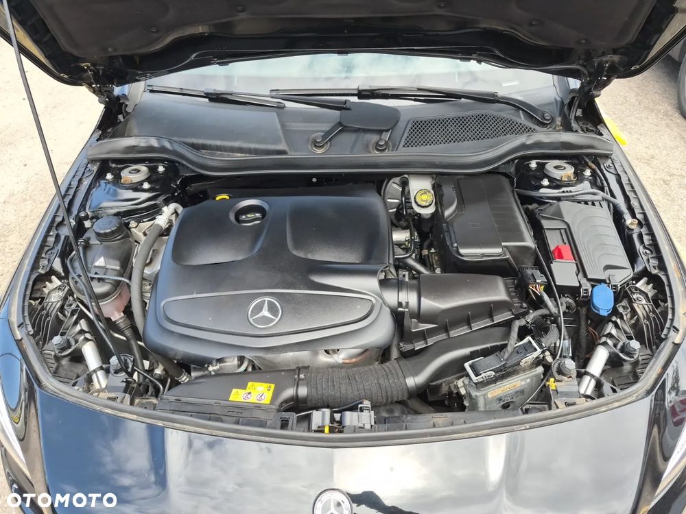 Mercedes-Benz CLA 250 4Matic 7G-DCT AMG Line - 10