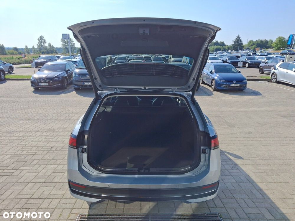 Volkswagen Passat - 12