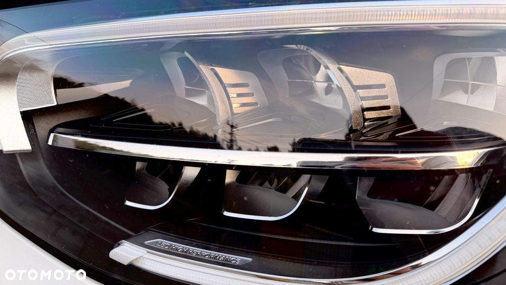 Mercedes-Benz GLC 300 4Matic 9G-TRONIC AMG Line Plus - 3