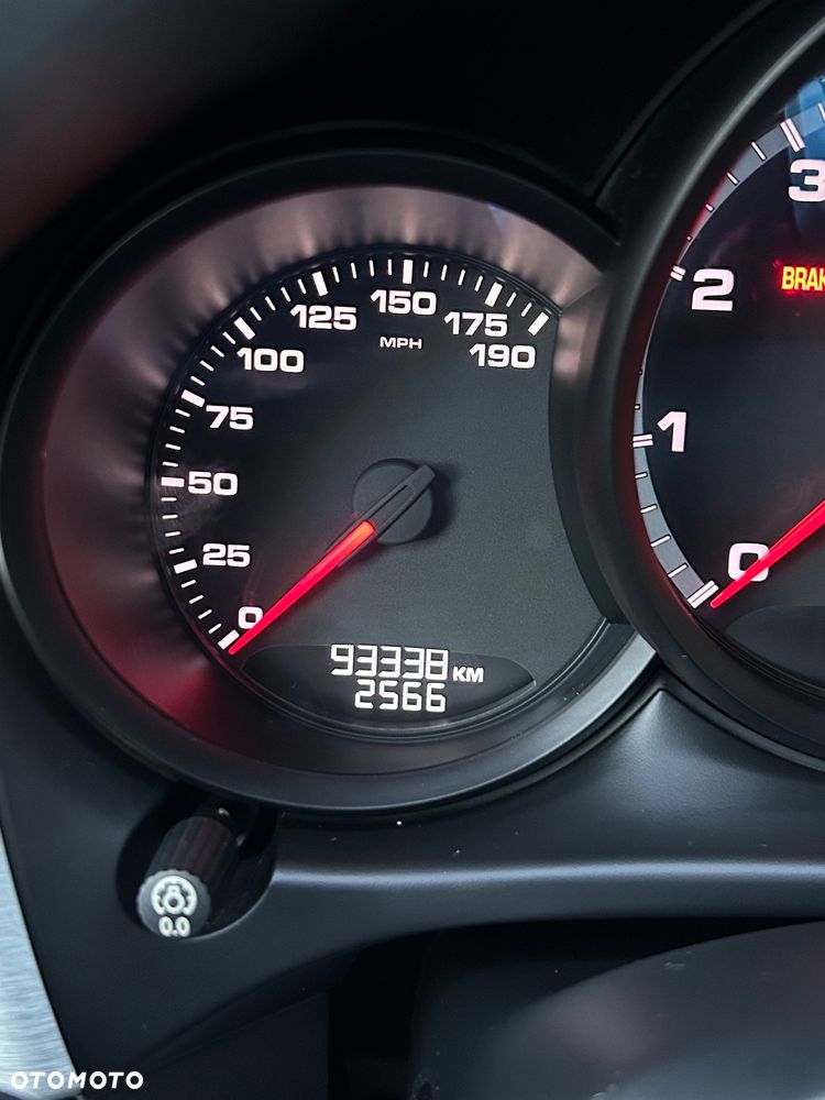 Porsche Macan Turbo - 23