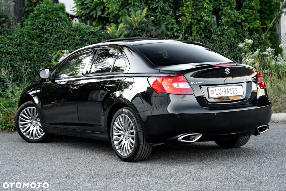 Suzuki Kizashi 2.4 4x4 CVT Sport - 10