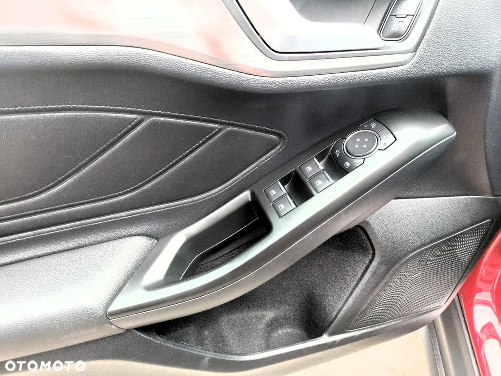 Ford Focus 1.5 EcoBoost Titanium - 12