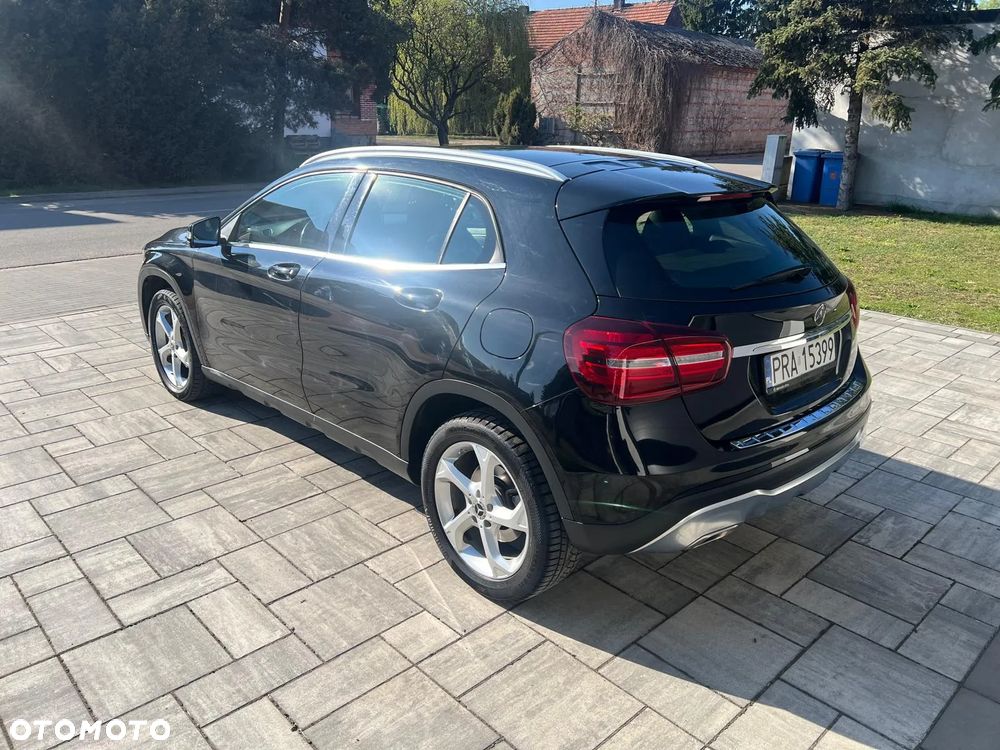 Mercedes-Benz GLA 180 d 7G-DCT Peak Edition - 2