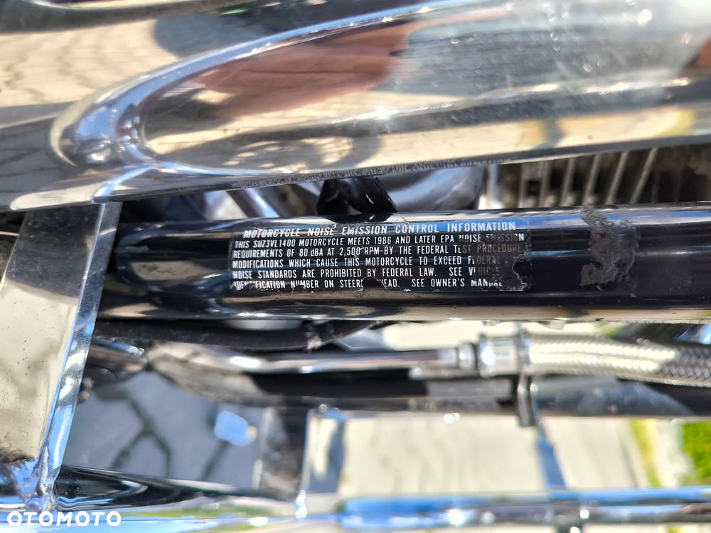 Suzuki Intruder - 14