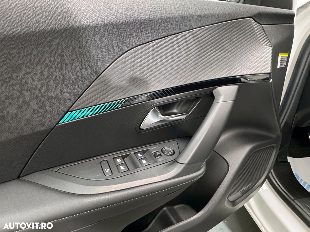 Peugeot 2008 1.5 BlueHDI EAT8 STT GT - 31