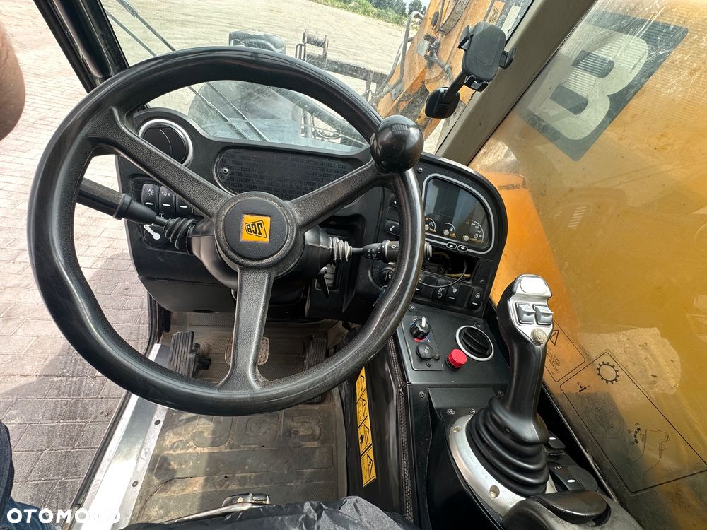 JCB 527-58 Agri - 7