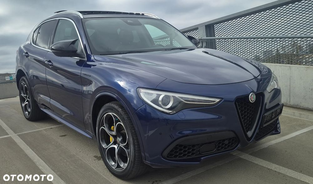 Alfa Romeo Stelvio 2.0 Turbo 16V AT8-Q4 Lusso Ti - 3