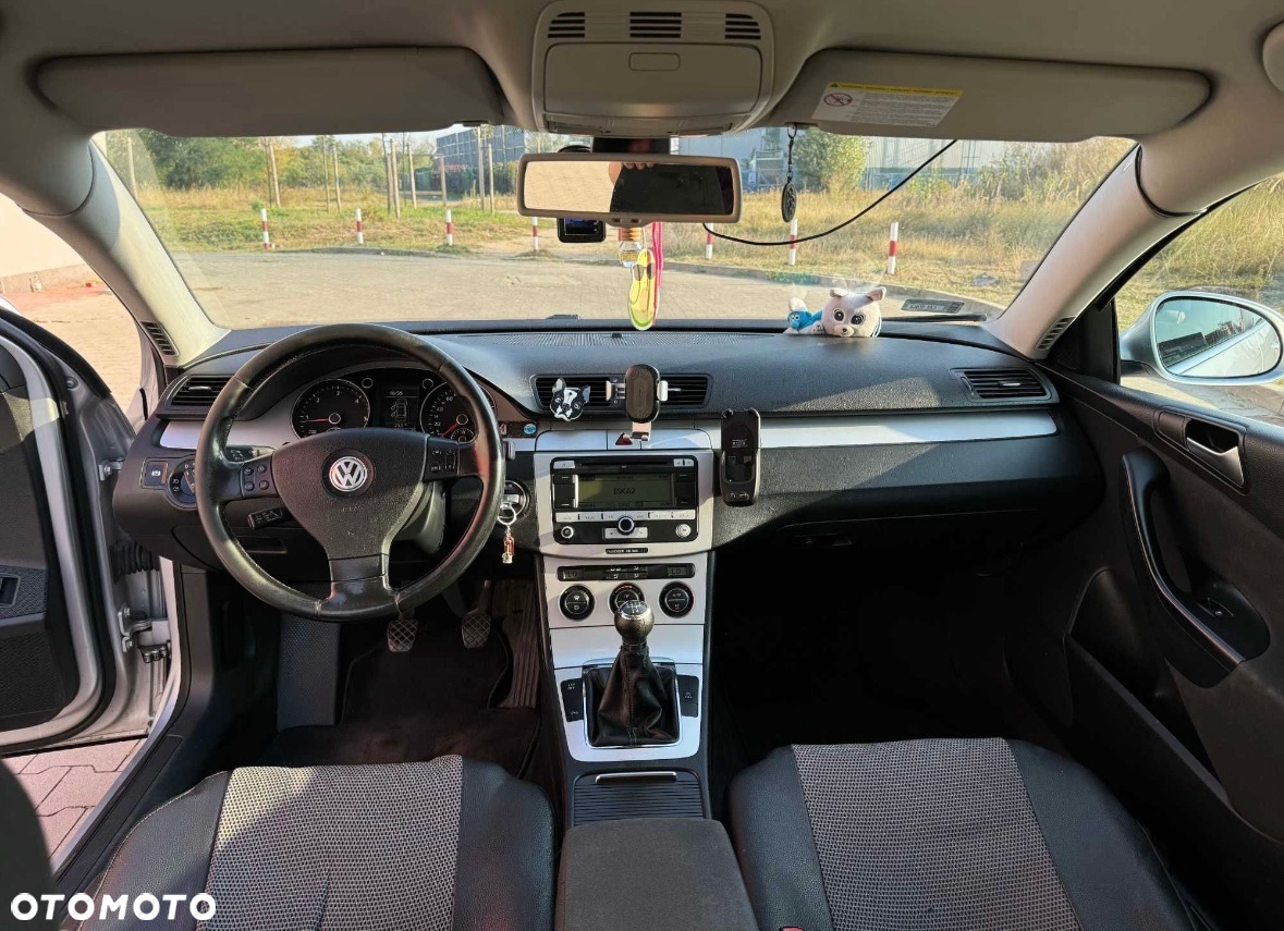Volkswagen Passat 2.0 TDI DPF BlueMot Comfortline - 6
