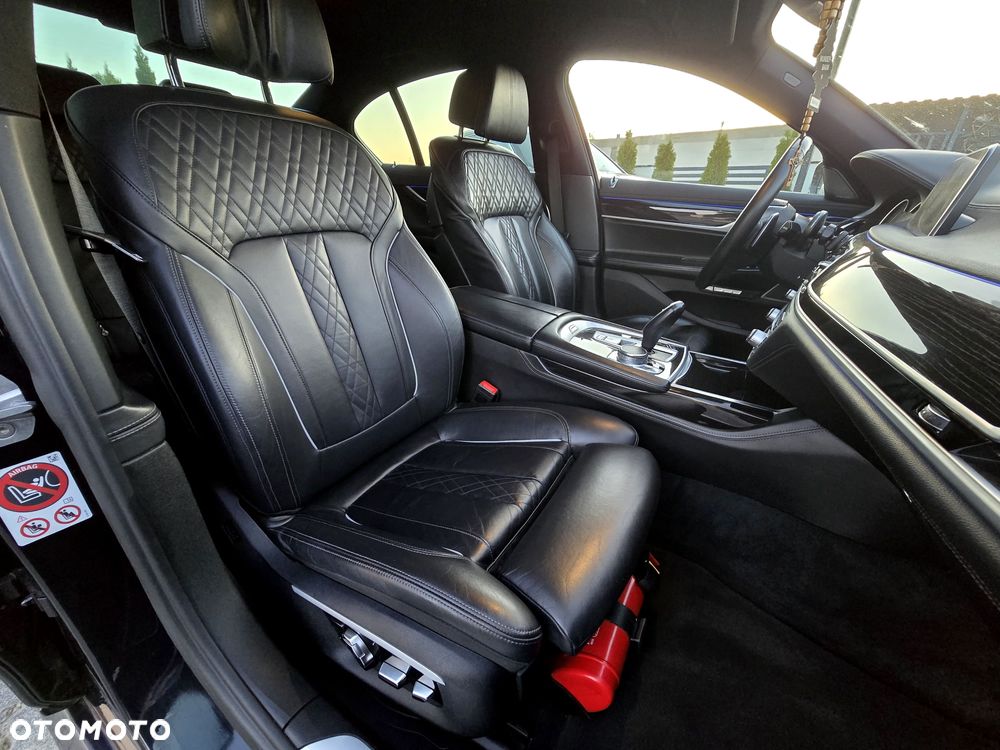 BMW Seria 7 730d xDrive - 32