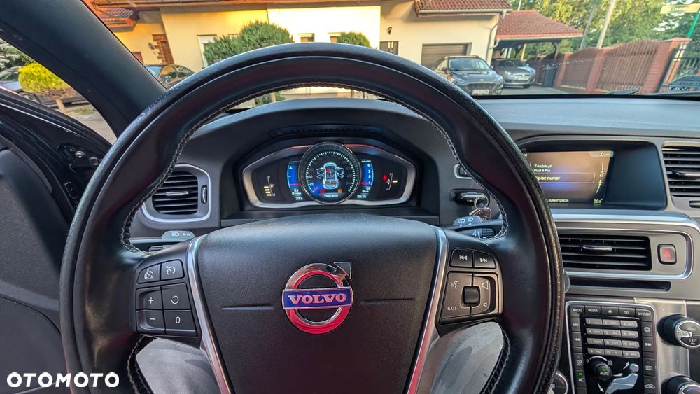 Volvo V60 D4 Drive-E R-Design Kinetic - 28