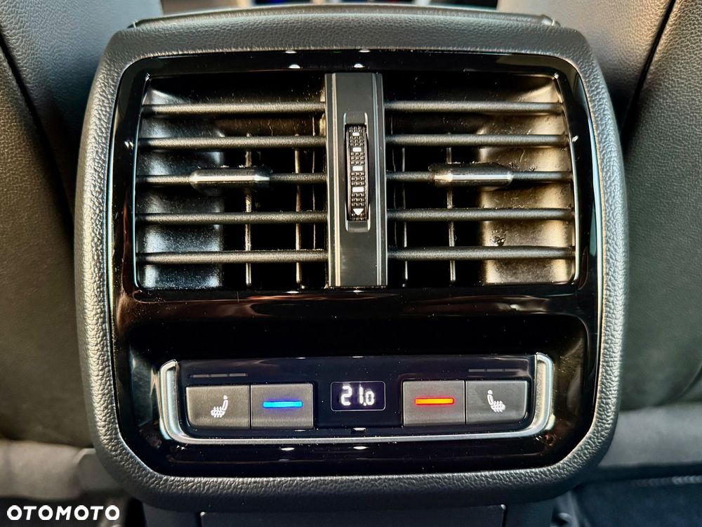 Volkswagen Arteon 2.0 TDI SCR DSG R-Line - 31