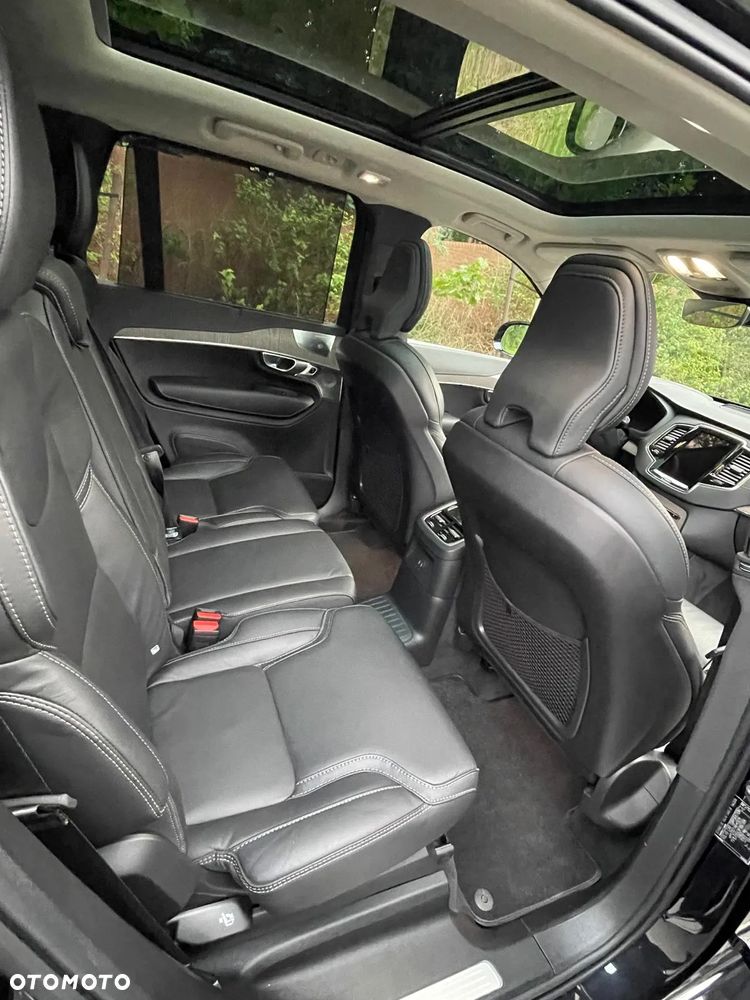 Volvo XC 90 T8 AWD Plug-In Hybrid Ultimate Dark 7os - 24