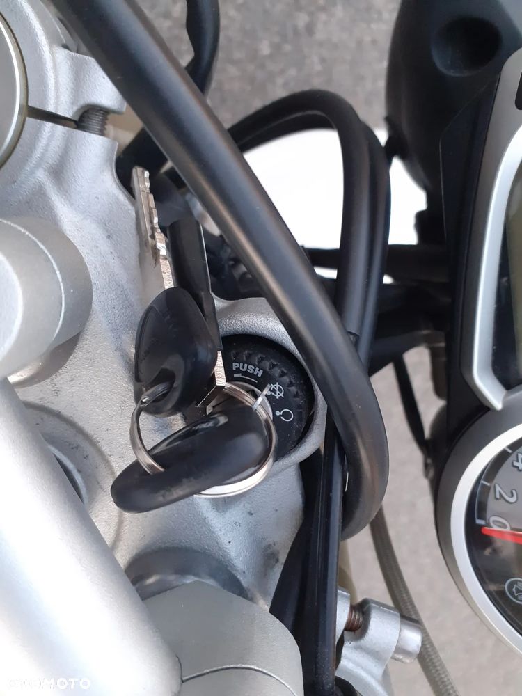 Triumph Street Triple - 3