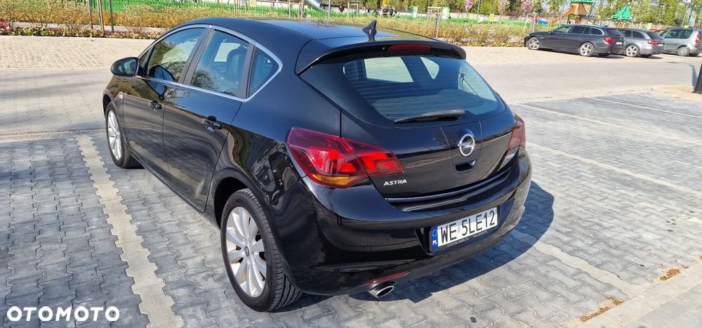 Opel Astra 1.4 Turbo Cosmo - 4