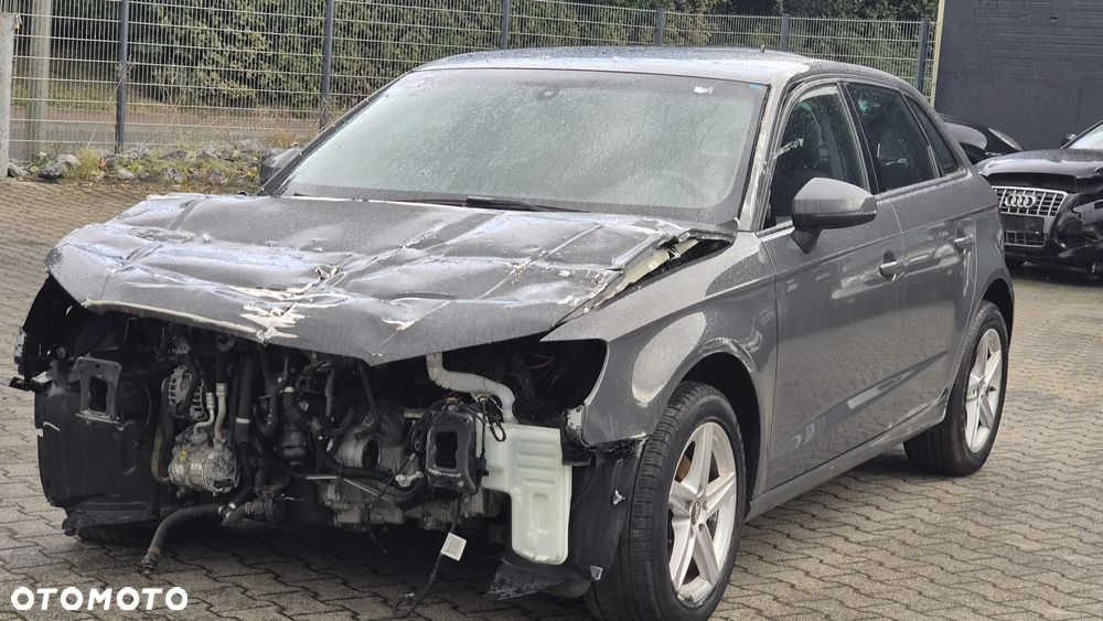 Audi A3 Sportback 1.6 TDI design - 7