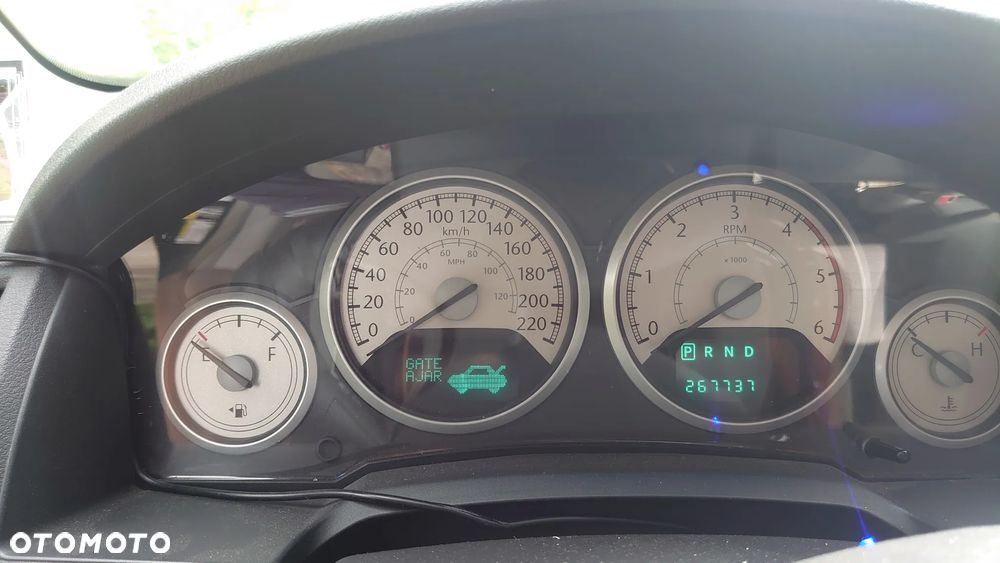 Chrysler Grand Voyager 2.8 CRD LX - 9