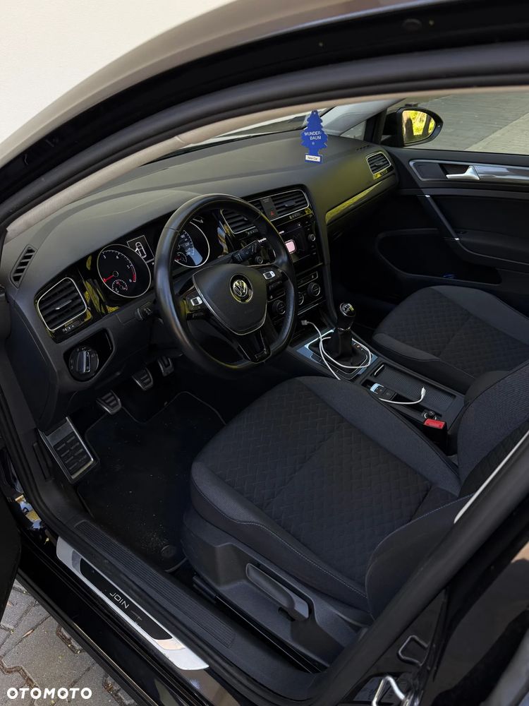 Volkswagen Golf - 8