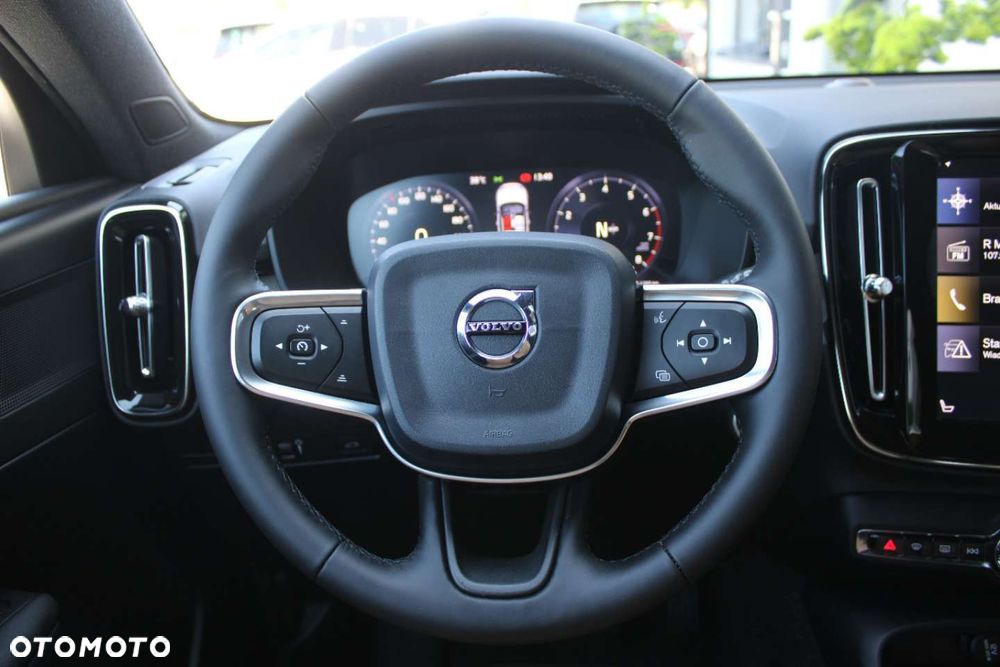 Volvo XC 40 - 32