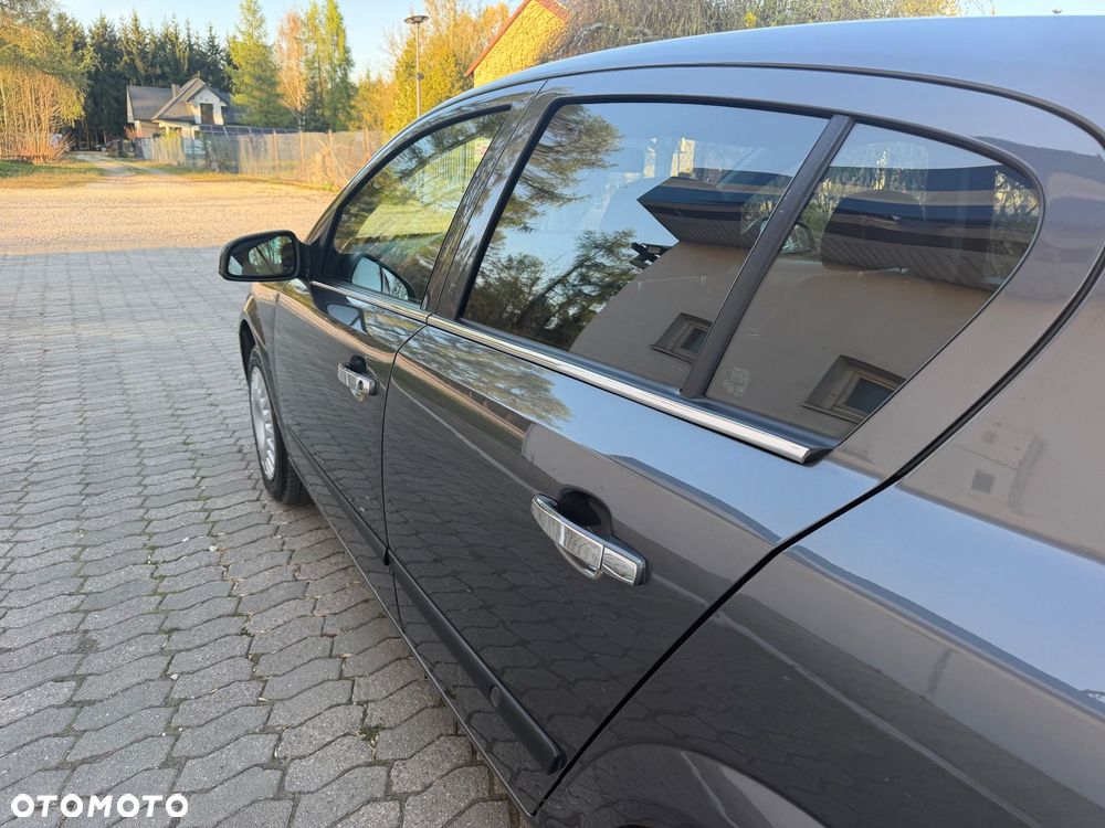 Opel Astra 1.6 Enjoy - 25