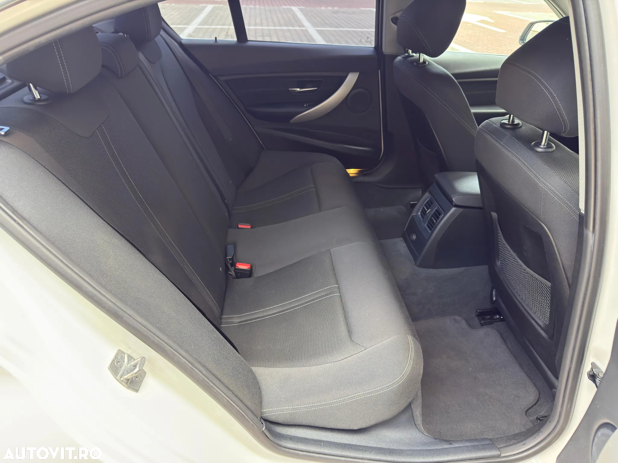 BMW Seria 3 320d Aut. Sport Line - 8