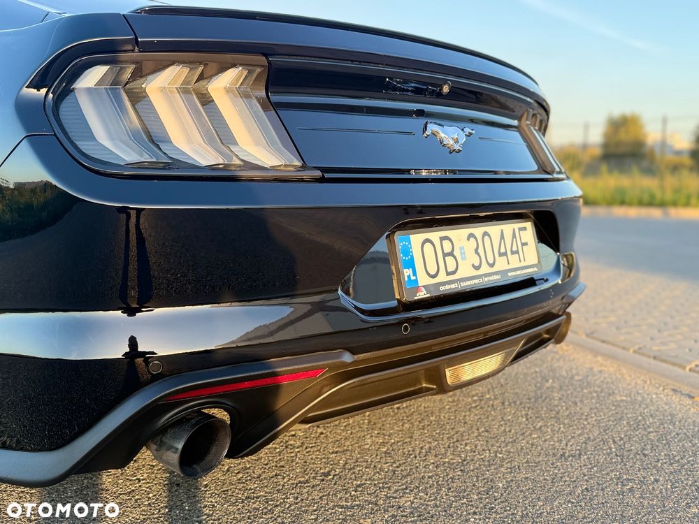 Ford Mustang - 8