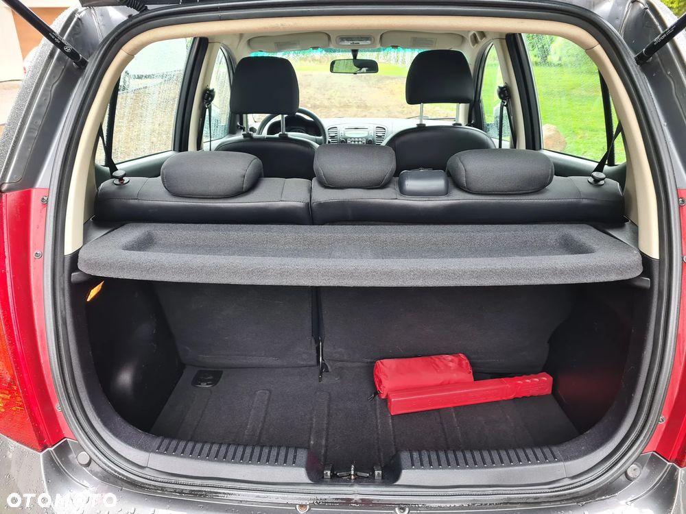 Hyundai i10 1.1 - 13