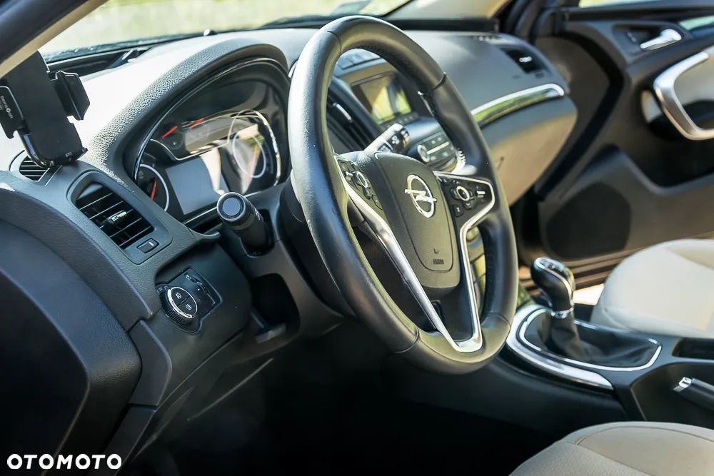 Opel Insignia - 8