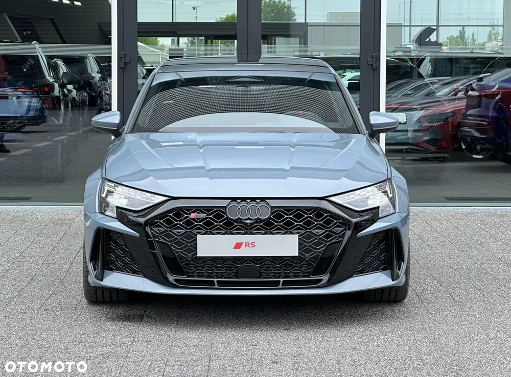Audi RS3 Limousine - 3