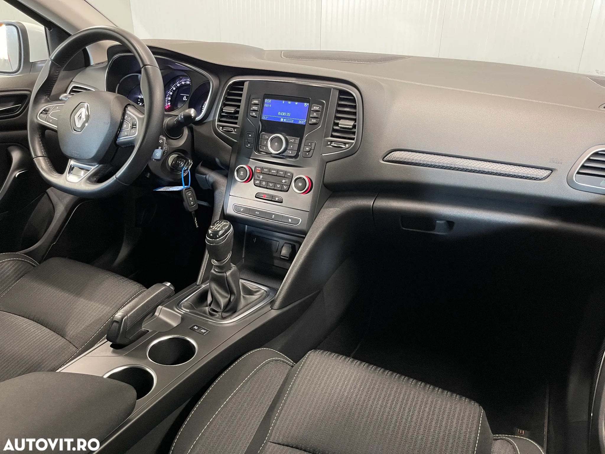 Renault Megane Blue dCi 116 Zen - 8